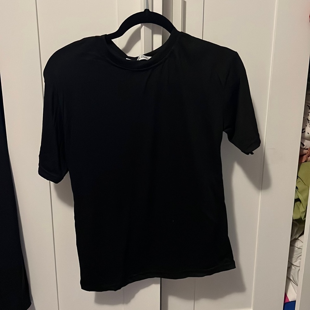 Round neck tee